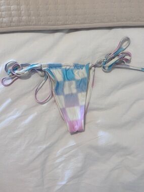 Alo x Frankie's Bikinis Bottoms